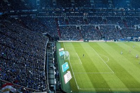 FIFA世界杯分組-王者归来！巴特勒首战狂砍40分，老鹰主场观众起立致敬